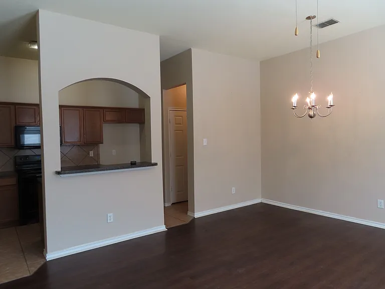 1149 Redman Ave — Photo 3