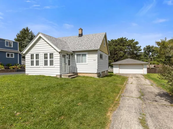2112 West Kimberly AVENUE, Milwaukee, WI 53221