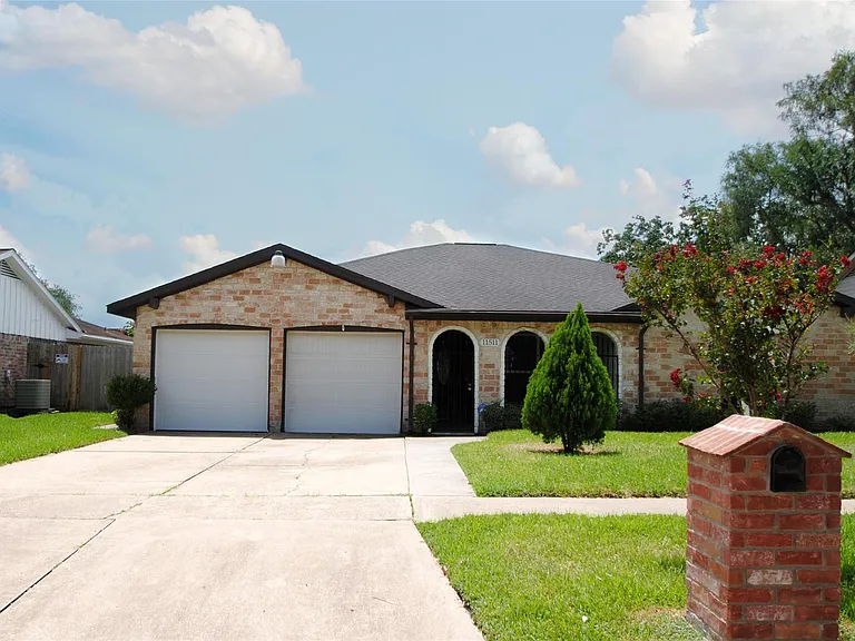 11511 Creekhurst Dr — Photo 1