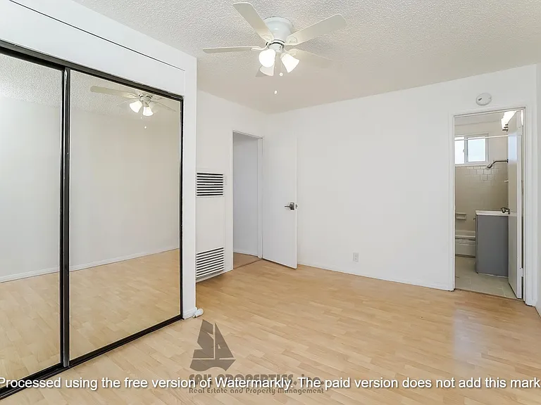 2513 E Tyler St — Photo 12