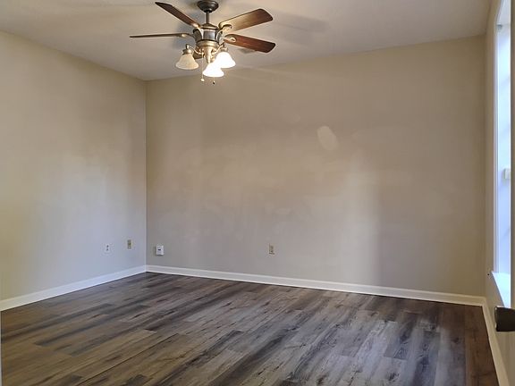 Master bathroom 1st floor