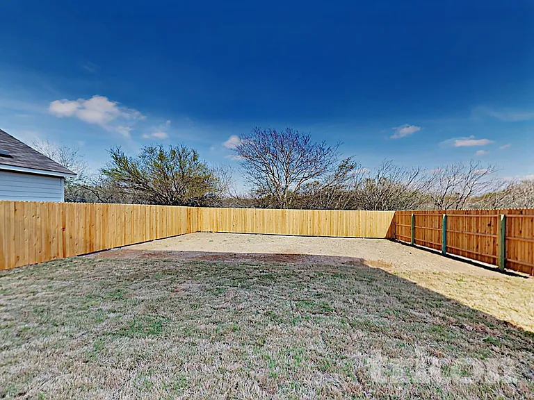 5202 Everett Loop — Photo 20