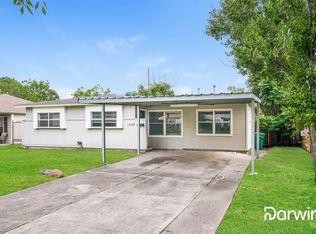 1302 Aberdeen Rd, Pasadena, TX 77502