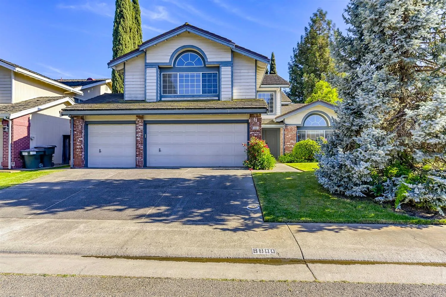 8800 Lambay Way photo 1