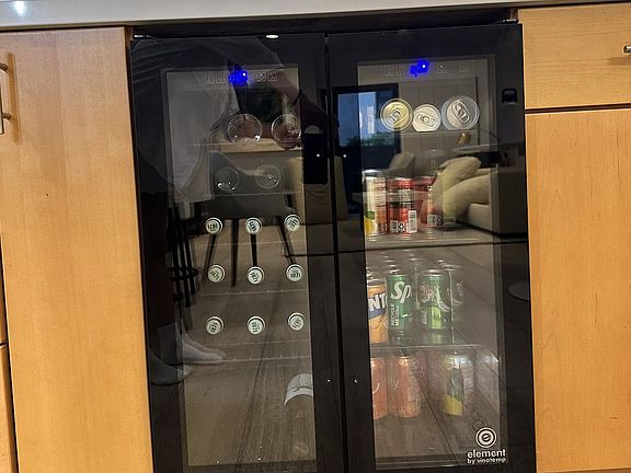 wine/beverage fridge
