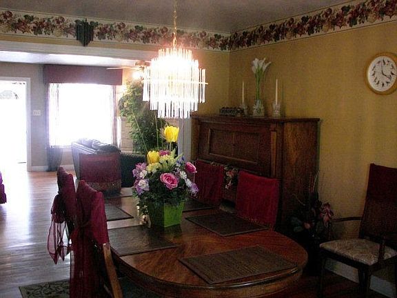 5th image of 720 E Tate St