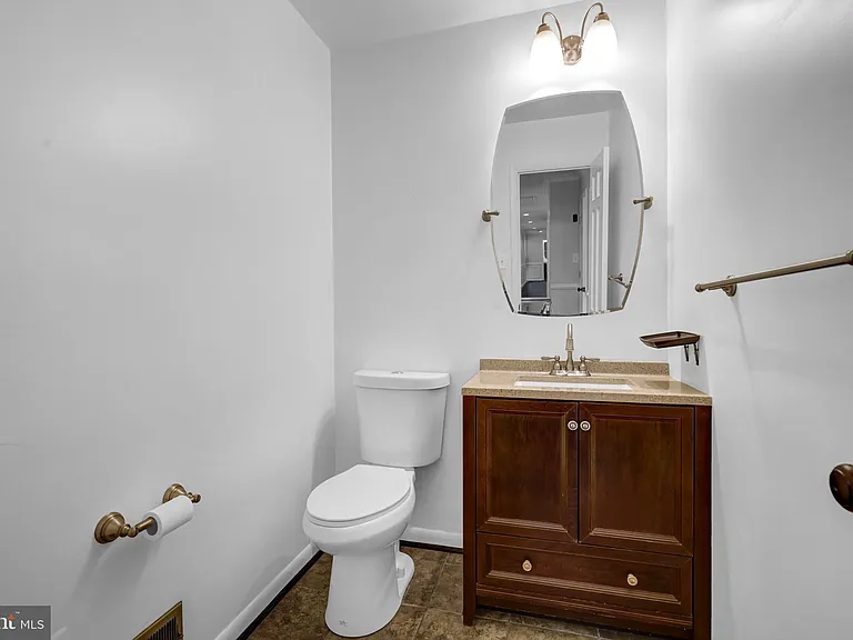 13019 Canova Dr — Photo 49