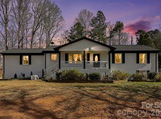 135 Old Gregory Ln, Lancaster, SC 29720