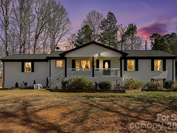 135 Old Gregory Ln, Lancaster, SC 29720