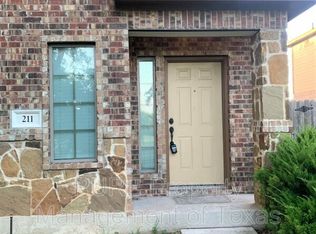 211 N College St, Georgetown, TX 78626