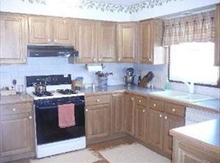 17 E Anchor Rd, Oswego, IL 60543