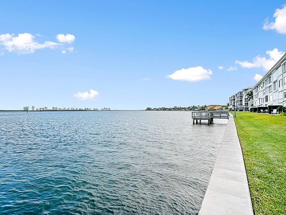 5th image of 36 Yacht Club Dr APT 305