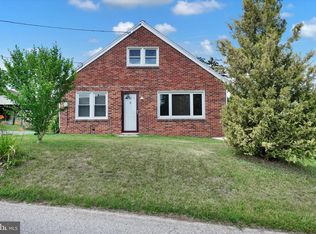 6 Camp Rd, Glen Rock, PA 17327