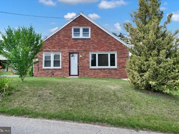 6 Camp Rd, Glen Rock, PA 17327