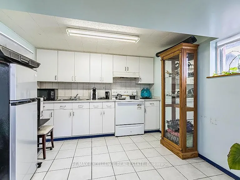 1178 Ogden Ave #BASEMENT ONLY — Photo 7