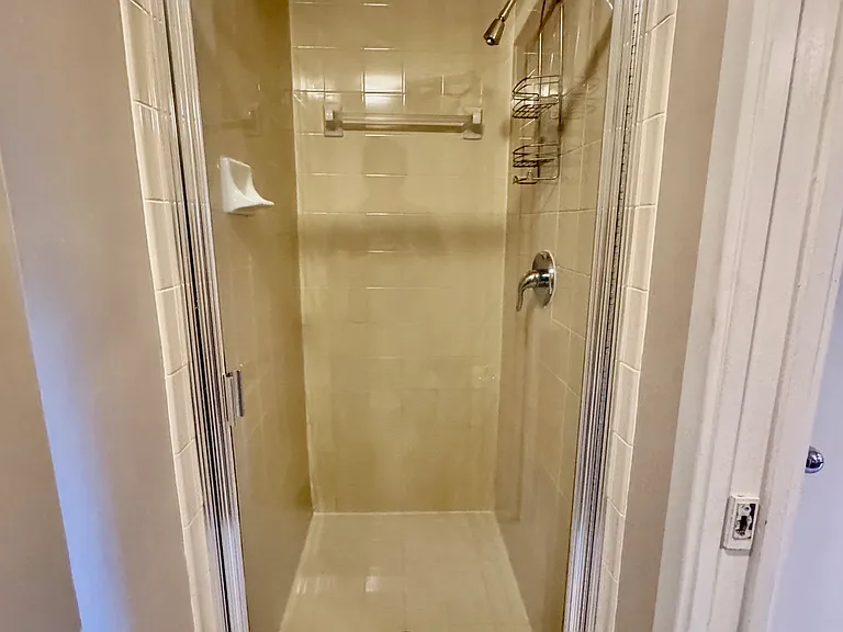 401 10th St NW #D211 — Photo 14