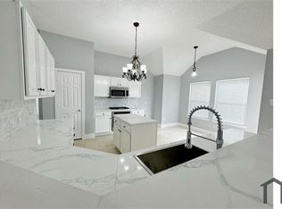 2105 Silver Leaf Dr, Mesquite, TX 75181