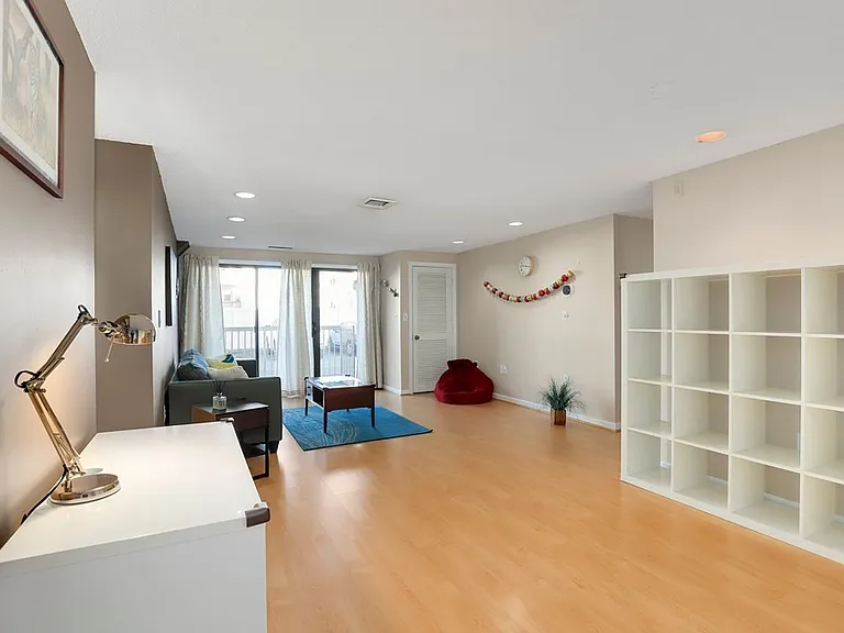 8 9th St #116 — Photo 8