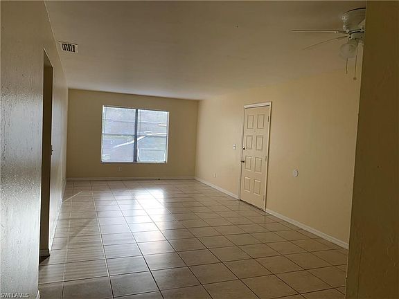 4th image of 124 SE 24th Ave APT D