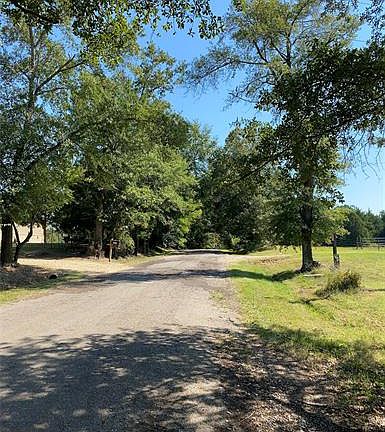 2nd image of 2675 County Road 1174