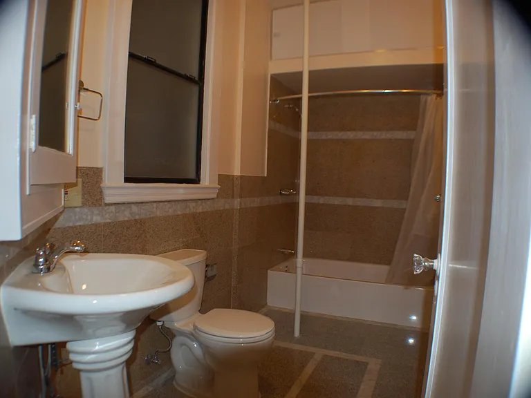 123 Bay Pl #108 — Photo 7