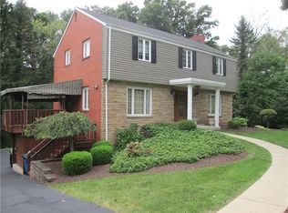 3460 Ridgewood Dr, Pittsburgh, PA 15235
