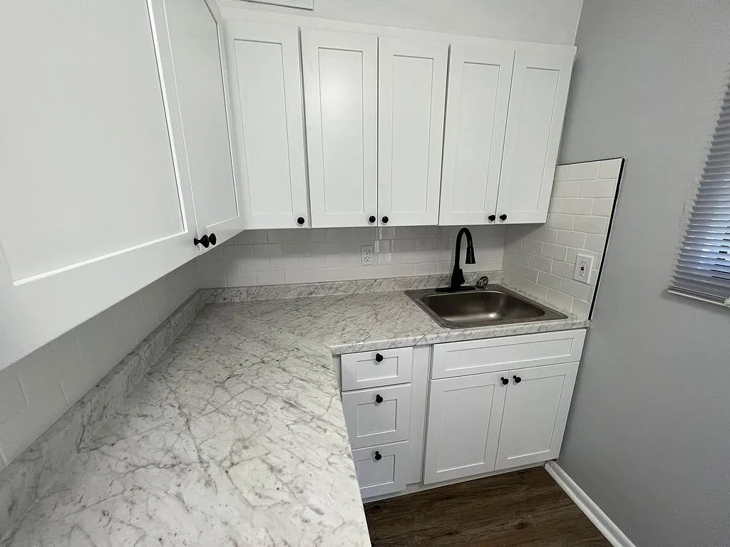 Glendale Place Apartments 2 — Photo 4
