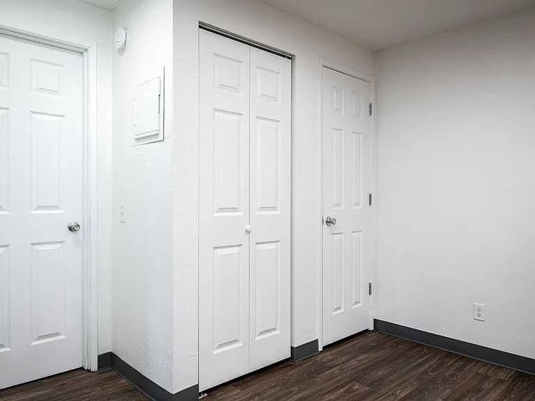 Broadway Center | Closets