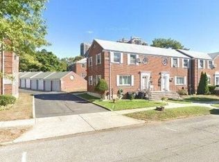 261-19 Langston Ave #B, Glen Oaks, NY 11004