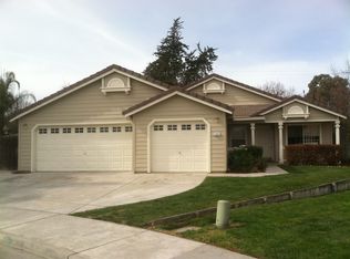 1900 Porter Cir, Hollister, CA 95023