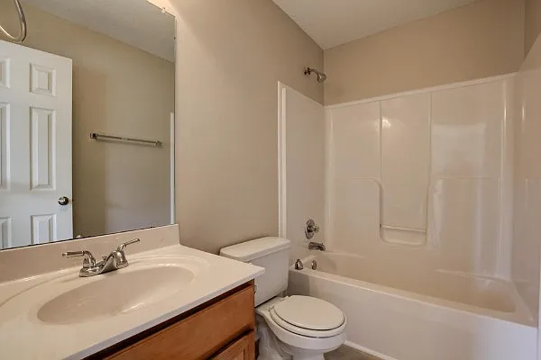 112 Alexander Blvd — Photo 13