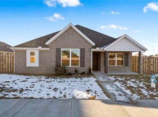4693 W Tofino Dr, Fayetteville, AR 72704