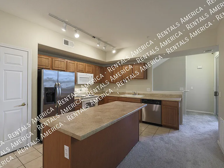18250 N Cave Creek Rd #202 — Photo 3