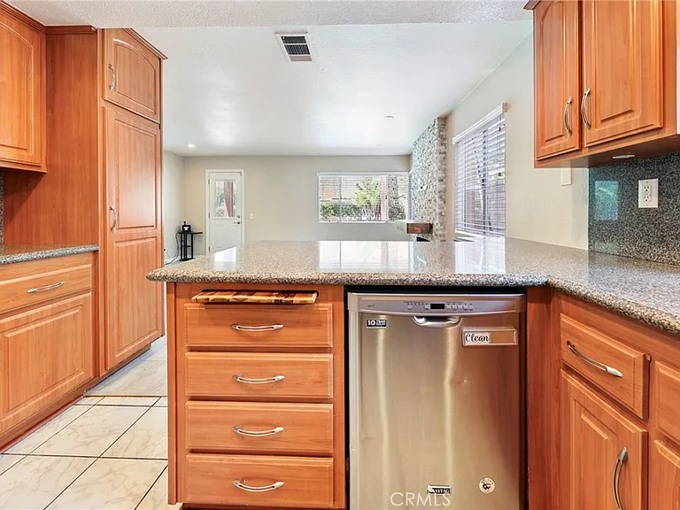 23205 Azela Cir — Photo 17