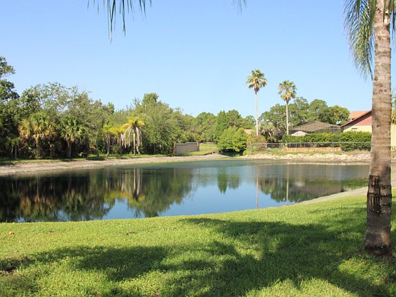 4th image of 10103 Briar Cir