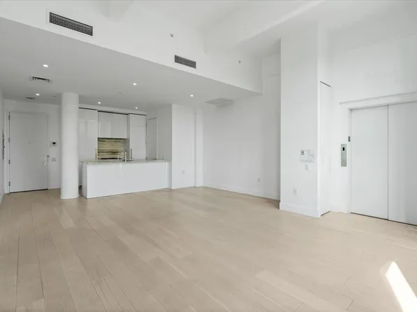 338 Berry Street image 1 of 15