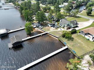 398 Bay Tree Dr, Harrells, NC 28444