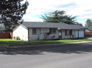 3111 Blackthorn Dr, Medford, OR