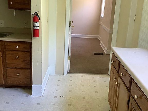 3rd image of 990 Dana Ave APT 2