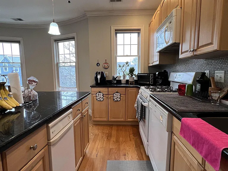 146 Clifton St #10 — Photo 1
