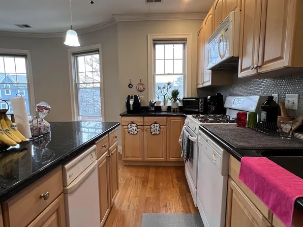146 Clifton St APT 10, Malden, MA 02148