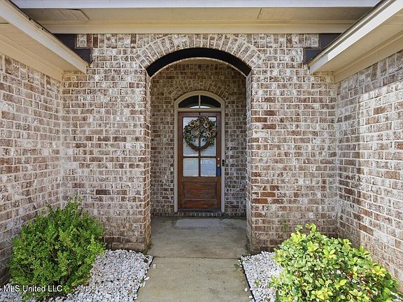 4th image of 1504 Arcadia Ln