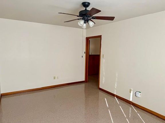 5th image of 108 Live Oak Dr Unit B