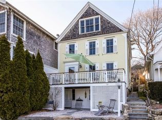 19 Halls Point Rd, Branford, CT 06405