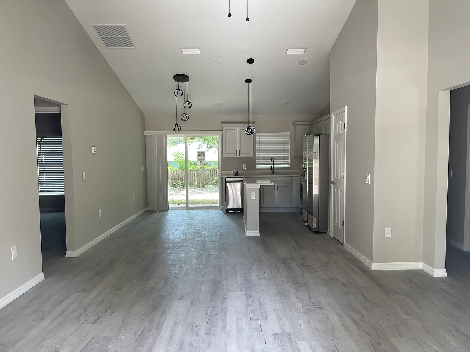 3 bed, 1655 sqft, $1,950 — Photo 2