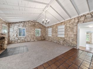 18043 Hilltop Dr, Helotes, TX 78023