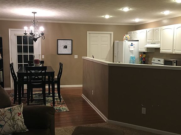 2nd image of 1327 Robinwood Dr