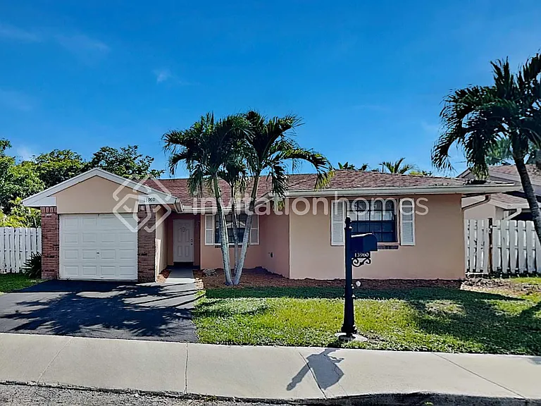 13960 Beechwood Ct — Photo 1