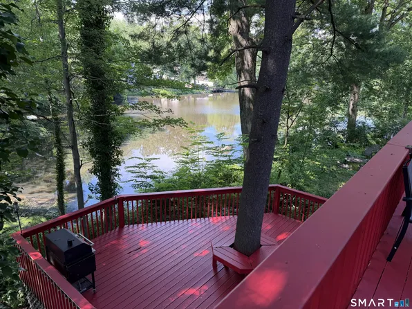 11 Circle Drive, Stratford, CT 06614