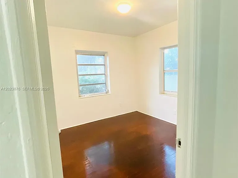 1020 SW 36th Ct — Photo 26